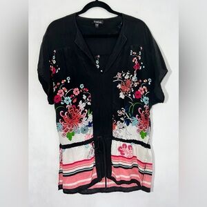 Bebe 100% Silk Floral Dolman Sleeve Kimono style Blouse 
Top